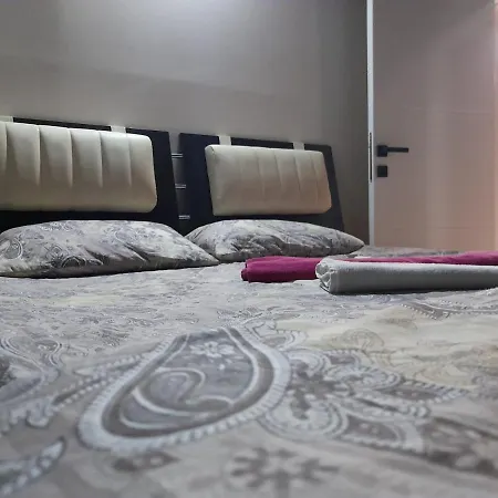 Luxury Duplex In The Center Of Alsancak 아파트 *